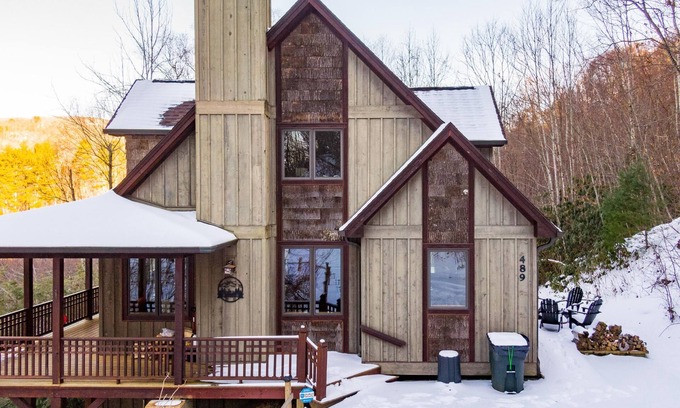 Elk Park Casa | Headwaters Hideaway 2 bed 2 and a half bath home in gated community near Banner Elk