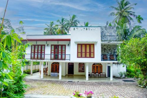 Deniyaya Casa | Healand Holiday Bungalow and Restaurant
