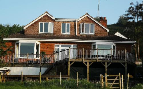 Glastonbury Cama Y Desayuno | Healing Waters Sanctuary for Exclusive Private Hire and Self Catering Board, Vegetarian, Alcohol & Wifi Free Retreat in Glastonbury