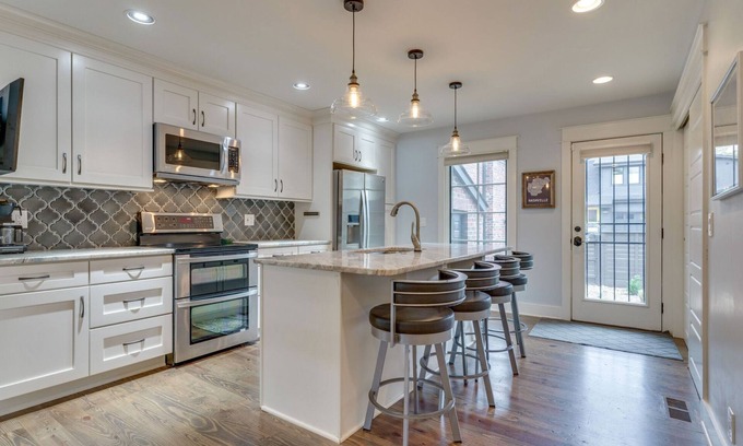 Belmont - Hillsboro Casa | Heart of 12 South Premier Location Peaceful & Private Townhouse