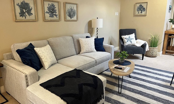 Bonita Springs Apartamento | Heart of Bonita Springs!-5 miles from the beach
