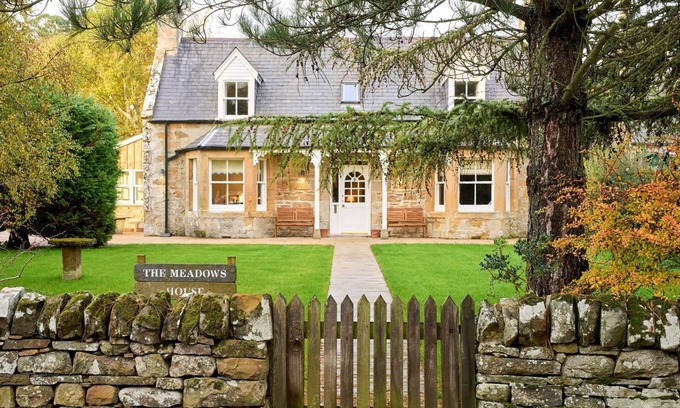 Dornoch Casa | Heart of Dornoch - luxury home, 5 mins walk to golf course