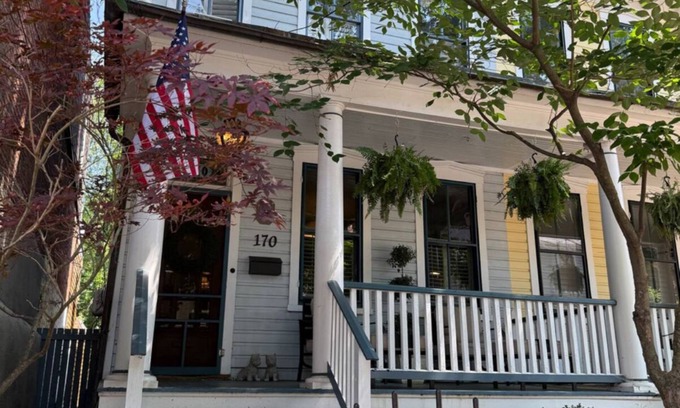 Historic District Casa | Heart of Downtown Annapolis -- History In Style Next to City Dock, Main Street
