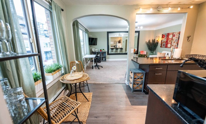 Norkirk Apartamento | Heart of Downtown Kirkland - 500 Feet from the Beach