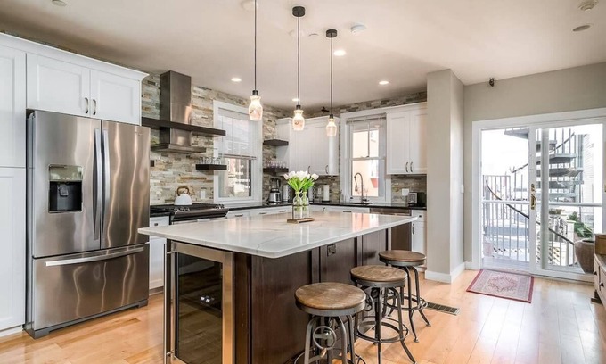Newburyport Casa | Heart of Downtown Newburyport | Urban Loft Living