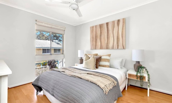Henley Beach Apartamento | Heart of Henley A Homey Hideaway by the Beach
