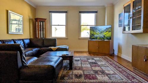 Surrey Hills Apartamento | Heart of Surrey Hills - Parking On Request