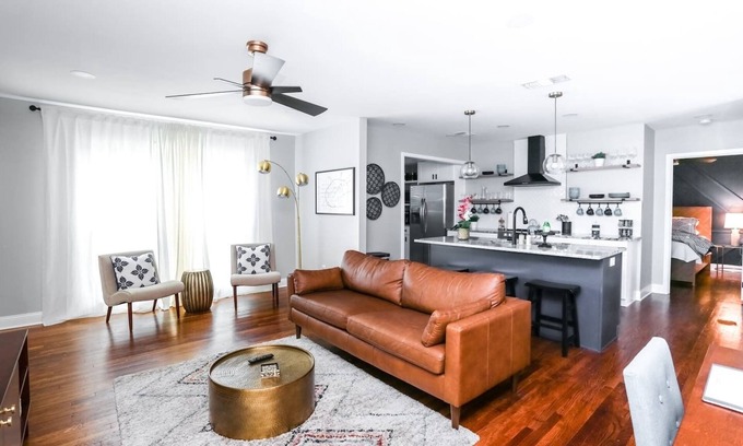 Tech Terrace Casa | ❤️ Heart of Tech Terrace 3/2 Remodeled Near Tech