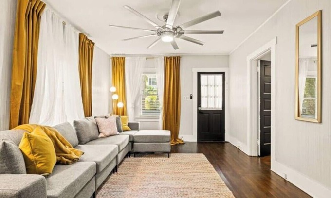 Historic Uptown Casa | Heart of The City Hideaway