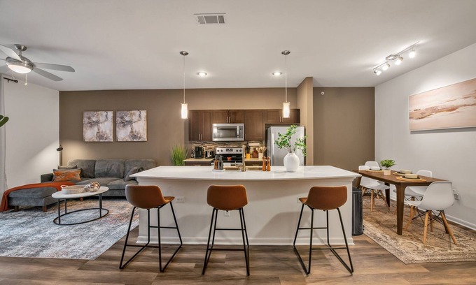North Burnet Apartamento | Heart of the Domain - walk to everything