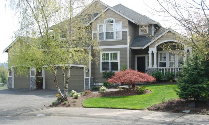 Redmond Casa | Heart of the Eastside, 4 Bedroom - Fully Furnished
