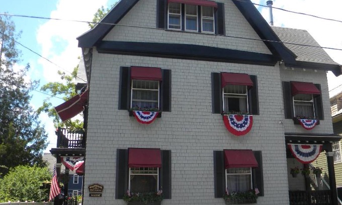 Bar Harbor Hotel | Hearthside Inn