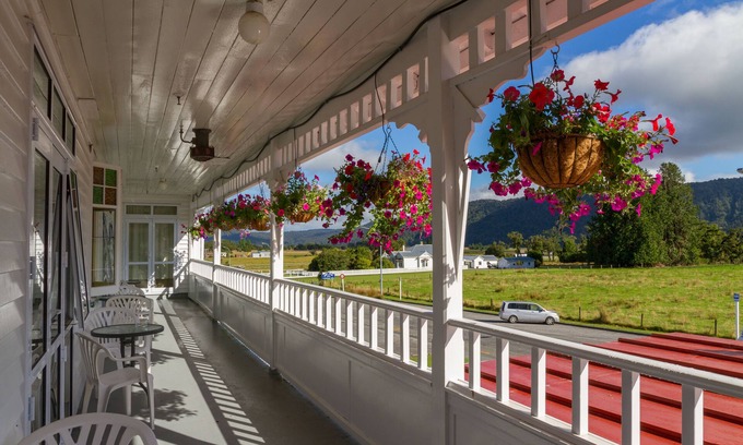 Fox Glacier Hotel | Heartland Hotel Fox Glacier