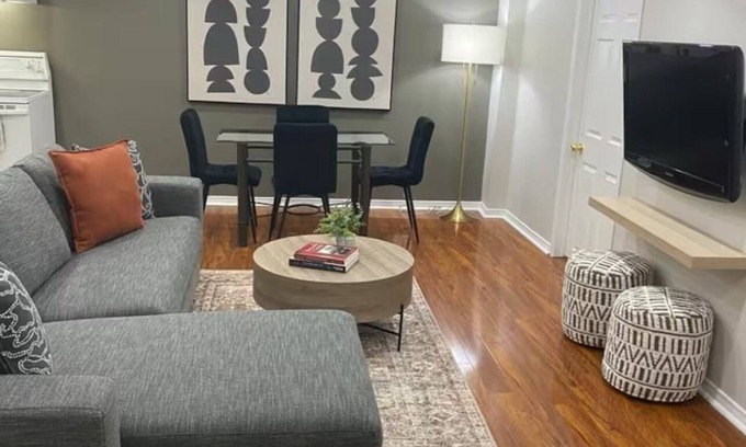 East Credit Apartamento | Heartland Mississauga - 2 Bedroom basement Apartment