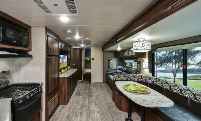Manchaca Casa | Heartland North Trail 31' RV