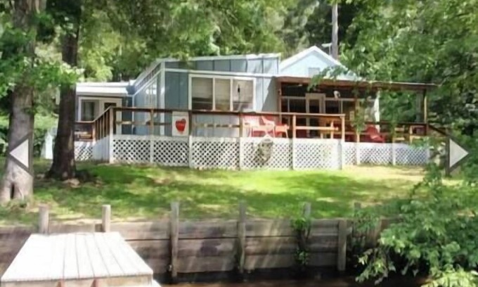 Karnack Casa | Hearts Cottage Waterfront Caddo Big Cypress River
