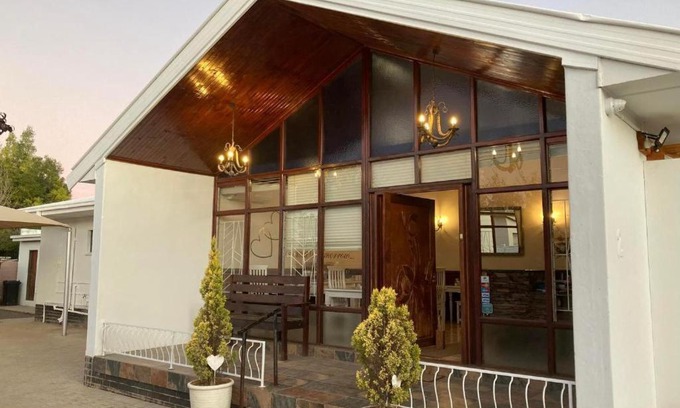 De Aar Casa | Hearts Haven