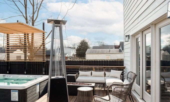 Fountain Square Casa | Heated Container Pool|Hot Tub|5 Ensuite Baths|Fire Pit