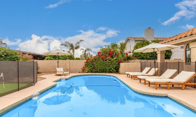 Arabian Views Casa | Heated+Fenced Pool|Updated Kitchen|Outdoor Dining