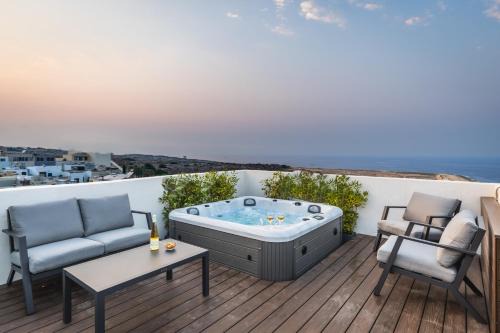St. Andrew's Apartamento | Heated Luxury Poolside Retreat in St Julian s