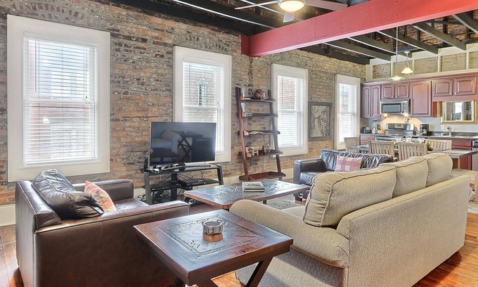 Yamacraw Village Casa | ¡Ubicación! ¡Ubicación! ¡Ubicación! Este maravilloso Broughton Street Loft lo tiene todo.