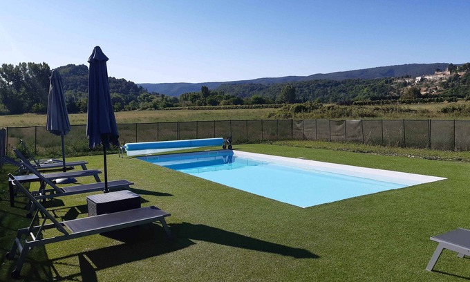Menerbes Villa | Reformado muy cómodo frente a ménerbes luberon. Sábanas de promoción incluidas.