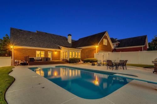 Conyers Casa | Heated Pool ATL 5BR Modern Sanctuary