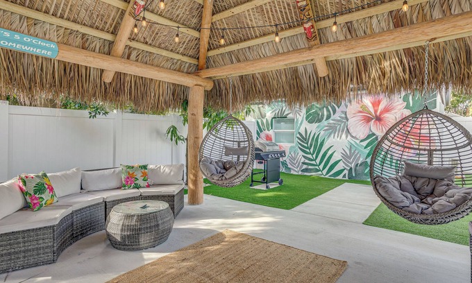 Juno Ridge Cabaña | Heated Pool + Backyard: North Palm Beach Retreat!