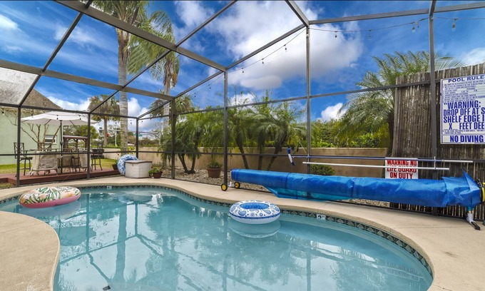 Land O' Lakes Casa | HEATED POOL Escape to Paradise in Land o Lakes!