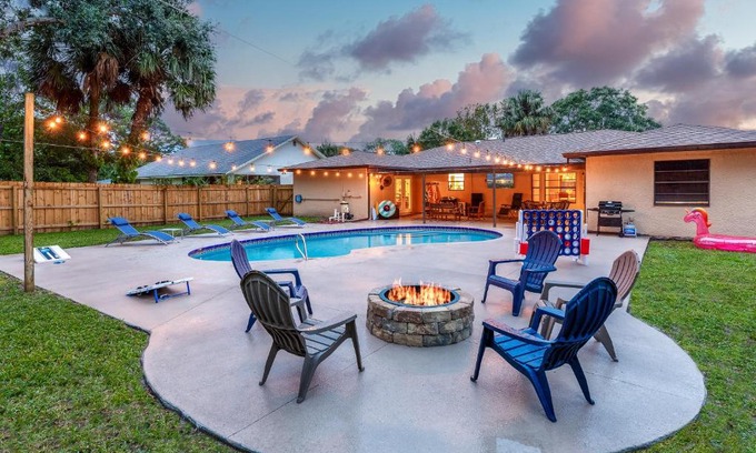 Interchange Square Casa | Heated Pool, Game Room & 4Bdrm - Bay Bungalow