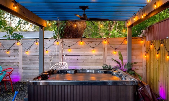 Govalle Casa | Heated Pool Haven w Hot Tub Downtown 3 mi