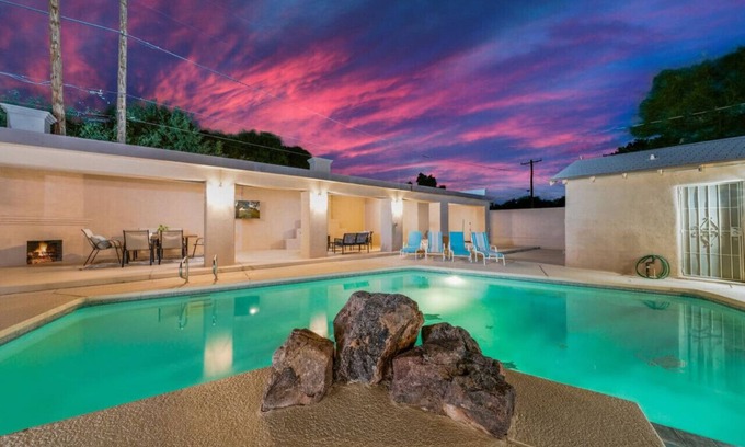 Mitman Casa | Heated Pool & Hot Tub / 4 BR 3+ BA / Central