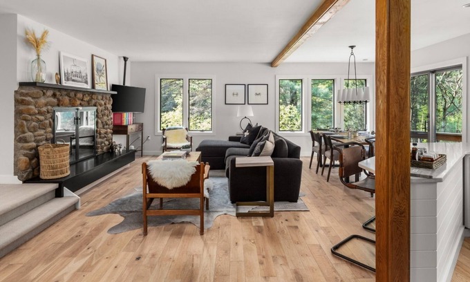 Stowe Area Condominio | Access to Heated Pool/Hot Tub & Close to Stowe Mtn resort!
