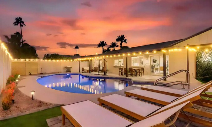 Village Grove Casa | Heated Pool, Hot Tub, Fire Pit - Old Town Luxury
