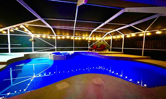 Greenview Shores Casa | Heated Pool House With Spa and Putting Green WEF POLO