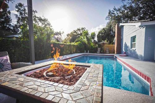 Seffner Community Alliance Casa | Heated Pool in Private House w/Fire Pit