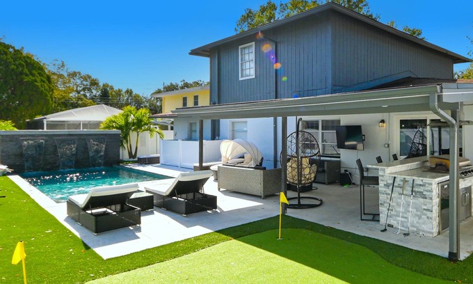 Town N County Park Casa | Heated Pool Modern Paradise in a Perfect Location