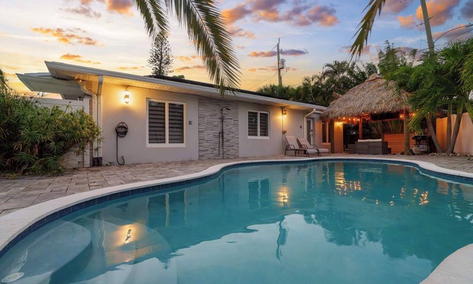 Coral Ridge Apartamento | Heated Pool + Outdoor Patio + 3MI to Beach!