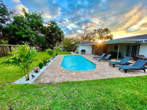 Palm Harbor Casa | Heated Pool, Pet friendly,Dunedin Beach Gem