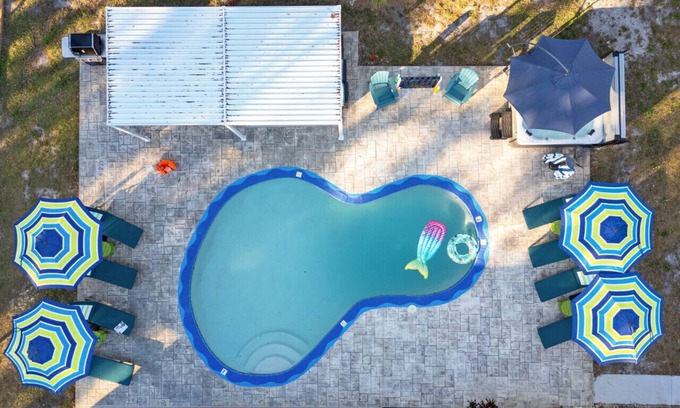 Town N County Park Casa | Heated Pool, Pickleball, basketball, putting green -3 King beds