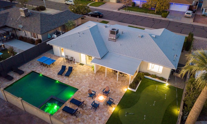 Village Grove Casa | ☆ Heated Pool & Spa! Putting Green! Pool Table! Ping Pong! The Sweet Life ☆