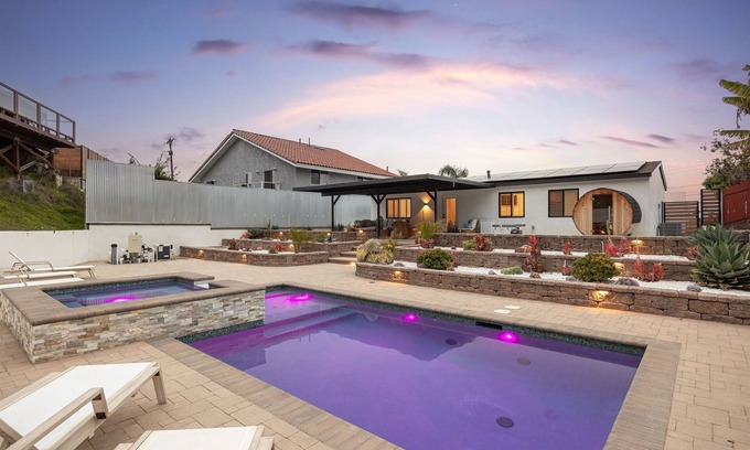 Bay Park Casa | Heated Pool | Spa | Sauna | Cold Plunge | Bay Views | Fire Pit