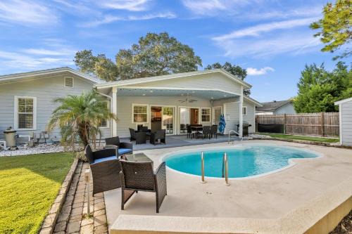 On Top of The World Casa | Heated Pool, Stylish Home - Grand Cypress Retreat