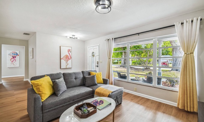 Oakford Park Casa | Heated & Screened Pool House in Midtown Tampa