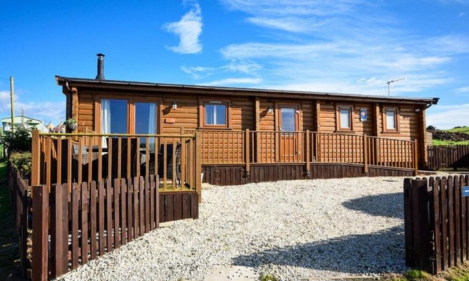 Bamburgh Casa | Heather Cottages - Brown Owl