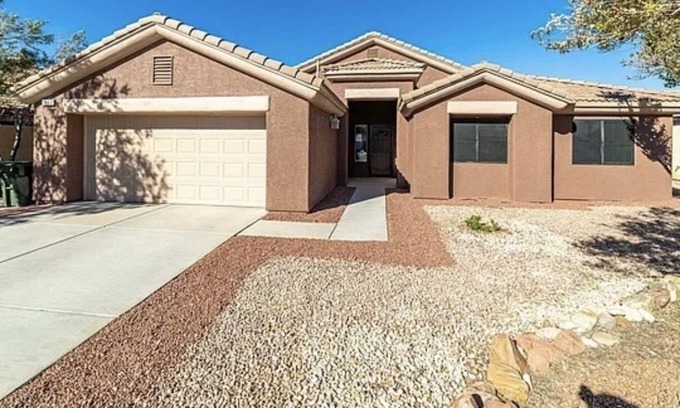 Kingman Casa | Heather house (1850sq ft)