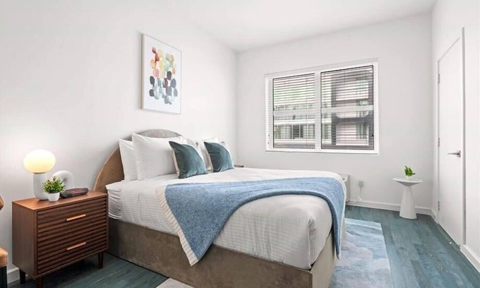 West Avenue Hotel | Heating, Free Toiletries & Wifi! nr Miami Beach Studio in South Beach