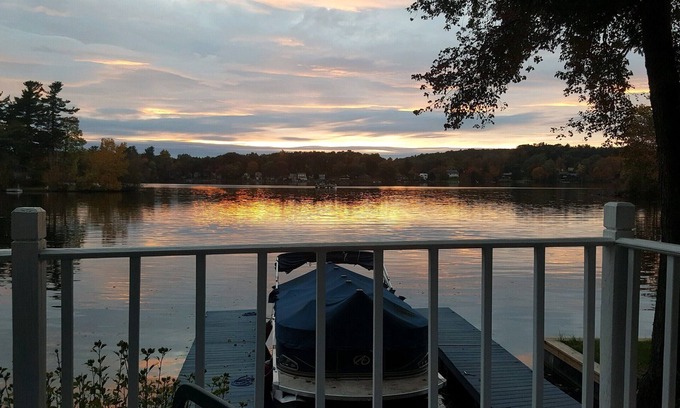 Niverville Cabaña | El cielo no puede esperar, en el hermoso lago Kinderhook, pescado, kayak, canoa, bote