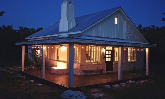 Dripping Springs Casa | El cielo en las colinas. Bienvenido a Monticello Cottage