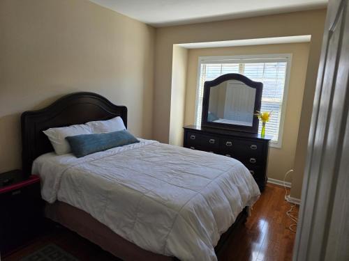 Northeast Raleigh Casa | Heaven on Earth - Large Bedroom with Private Bathroom